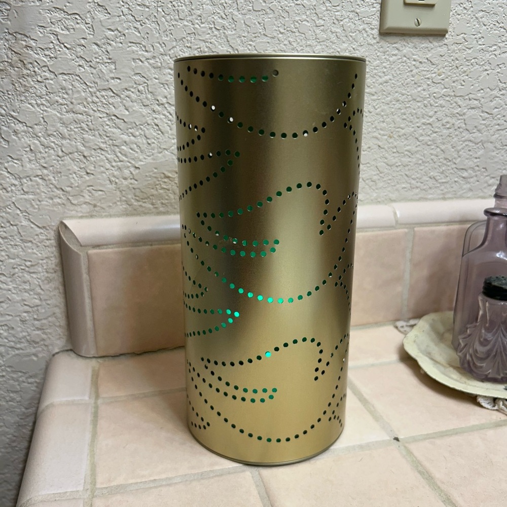 Gold VTG Peace Dove Perforated Candle Holder night light- tea light INCLUDED - Picture 5 of 15
